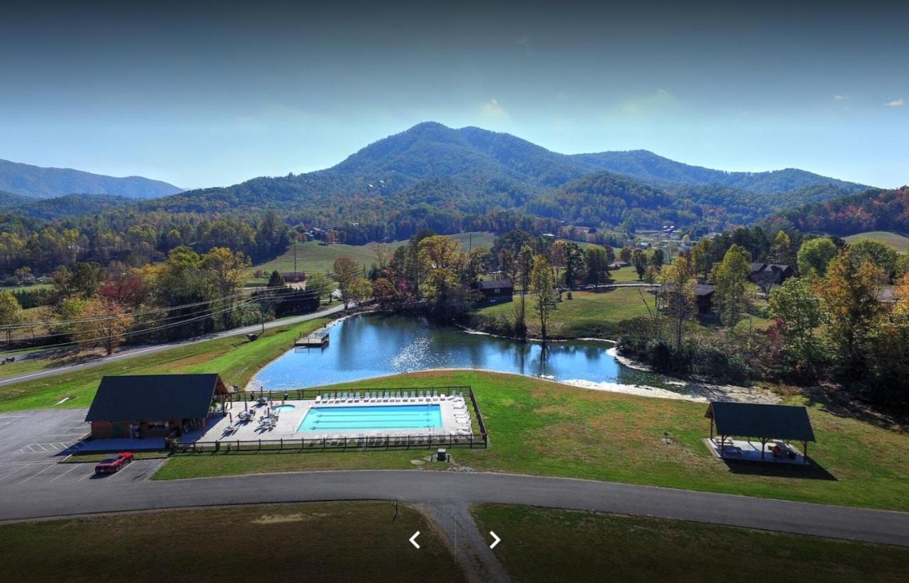 Alpine Joy-Hot Tub, Pond Access ,1089 Of Free Tickets For Each Paid Day, Dollywood And More! Townsend Esterno foto